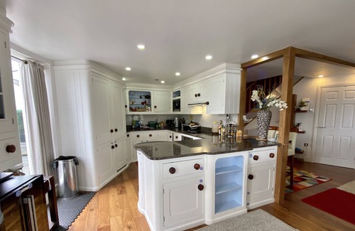London Borough of Hounslow Apartment | Kew Garden 2-Floors Penthouse