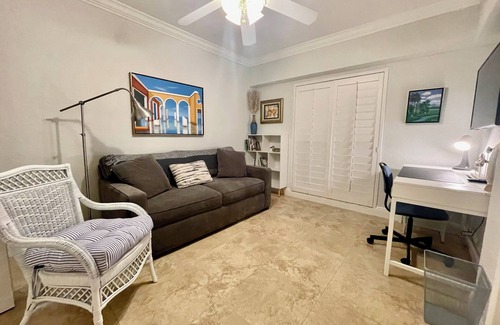 Key Biscayne Condo | Key Biscayne Condo, 5 minute walk to the beach