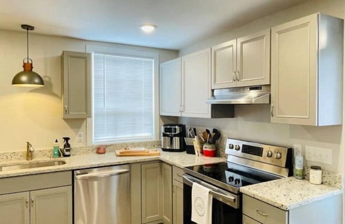 Frederick Apartment | Key City Retreat @ Market & Madison