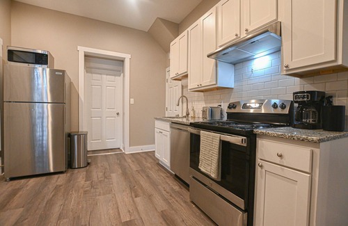 Butchertown Apartment | Key Club of Butchertown, close to all the Bourbon, restaurant's and shops