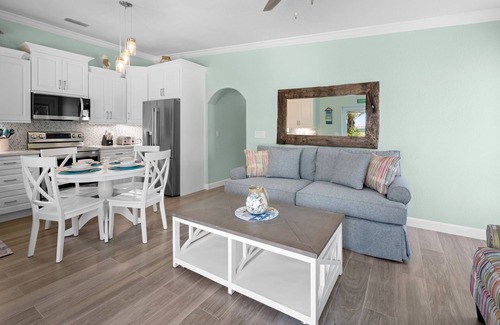 Holmes Beach House | Key Lime Cottage by Beach Boutique Rentals