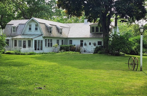 West Tisbury House | KEY TO BEST PRIVATE BEACH! nBeautiful 6-br home, sleeps 10 on Tisbury Great Pond