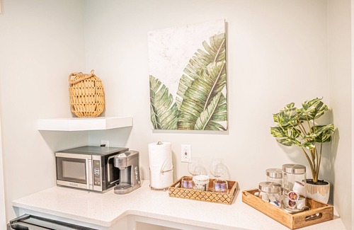 Surf City Apartment | Key West 4- Beach Access - Dog Friendly - Bikes – Grill
