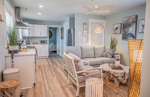 Surf City Apartment | Key West 8- Beach Access - Dog Friendly - Bikes - Grill