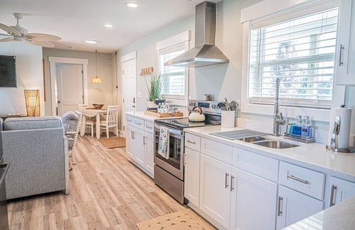 Surf City Apartment | Key West 8- Beach Access - Dog Friendly - Bikes - Grill