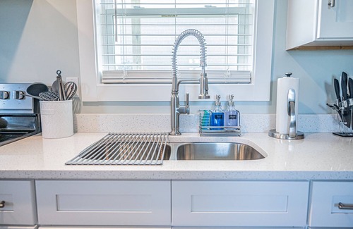 Surf City Apartment | Key West 8- Beach Access - Dog Friendly - Bikes - Grill