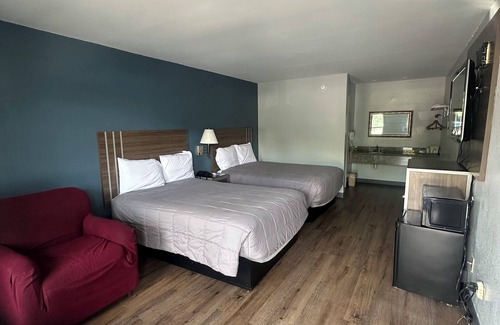 Clanton Hotel | Key West Inn - Clanton