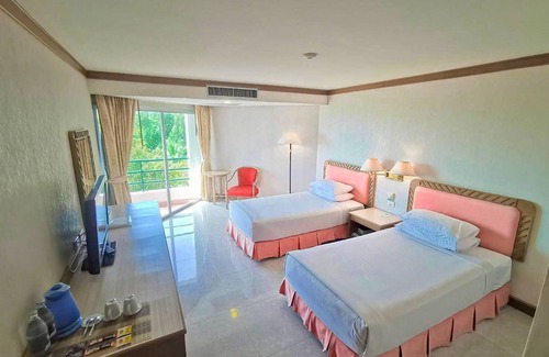 Khanom Hotel | Khanom Golden Beach Hotel