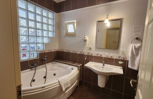 Milas Villa | KHARMA BEACH CLUB SPA APOLLONIUM BAY VILLAS