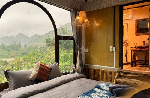 Dong Van Bed & Breakfast | Khói Homestay and Restaurant