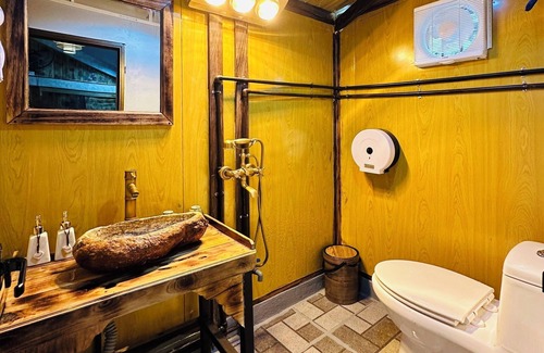 Dong Van Bed & Breakfast | Khói Homestay and Restaurant