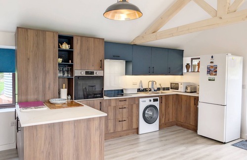 Chichester Cottage | Khukra Kharka Cottage - a cottage that sleeps 4 guests in 2 bedrooms