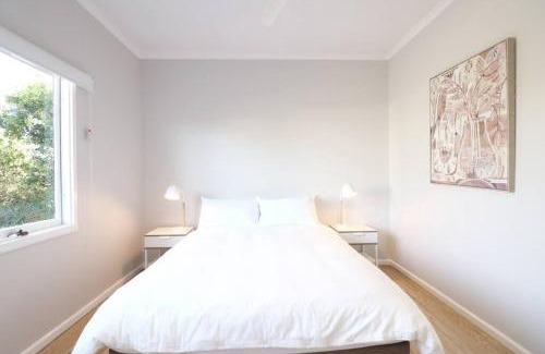 Merimbula House | Kibanda on Lakeview - Fully fenced pet friendly
