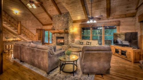 Cherry Log House | Kick Aska Lodge