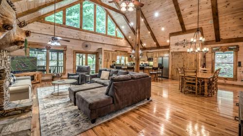 Cherry Log House | Kick Aska Lodge