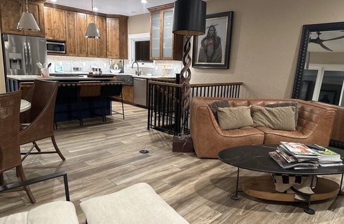 Broadmoor House | Kick back and relaxing luxury home, calm western space near the Broadmoor.