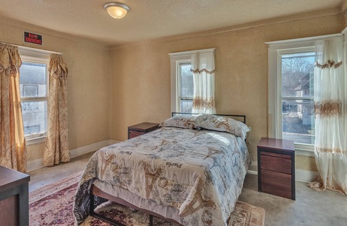 Kalamazoo House | Kick Back in Kalamazoo! Pet Friendly! by RedAwning