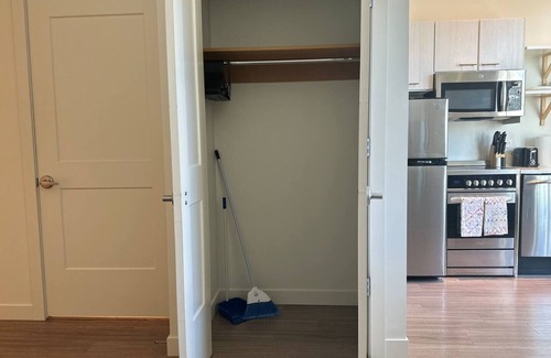 River North Art District Apartment | Kickback and Relax in Rino!n