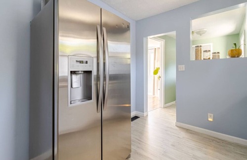Northside House | Kid-friendly 3/2 Home, 3 Mins to Downtown + Deck