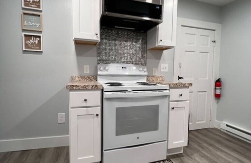 New London Apartment | Kid Friendly - Beaches/Mystic/Casinos/Parks/Food