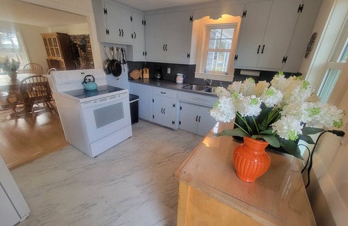 West Chatham House | Kid-Friendly Ridgevale Beach is an easy stroll from this comfy beach house!