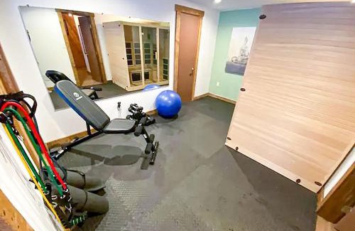 Albrightsville Ski Chalet | Kids under 4 free, Jacuzzi, Sauna, Pool, Lake, Gym