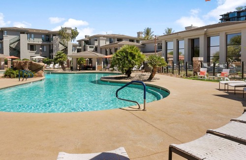 Kierland Apartment | Kierland Commons Cozysuites Next to Golf Course!
