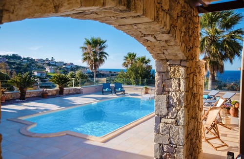 Gerani Villa | Kiki's exeptional Villa in Gerani, 500m from the beach