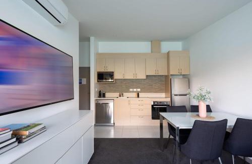 Queenstown Apartment | Kikorangi- Free Parking- BBQ- AC