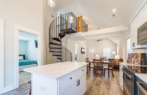 Harbinger House | KIL9101 Kilmarlic Jones Cottage. Golf Resort, Community Pool & Fitness