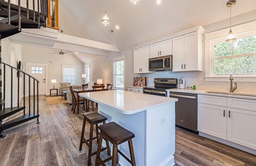 Harbinger House | KIL9101 Kilmarlic Jones Cottage. Golf Resort, Community Pool & Fitness