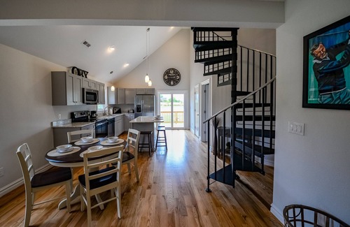 Harbinger House | KIL9103 Hogan Cottage. Pets OK, Golf Resort, Pool & Fitness