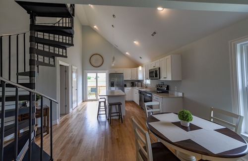 Harbinger House | KIL9115 Snead Cottage. Pets OK, Golf Resort, Community Pool & Fitness