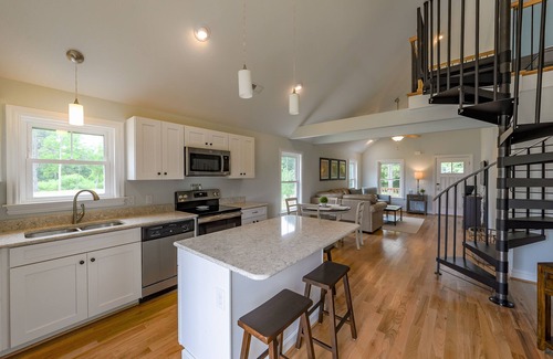 Harbinger House | KIL9115 Snead Cottage. Pets OK, Golf Resort, Community Pool & Fitness