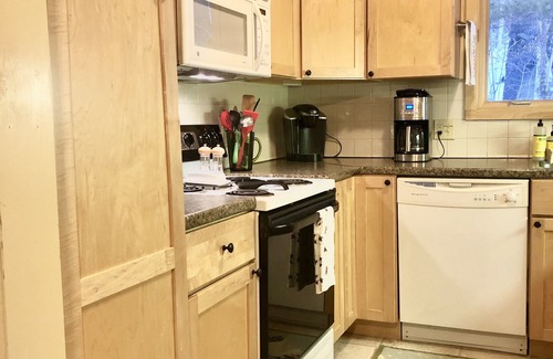 Killington House | Killington 4BR-4BA Townhouse Midway on Access Road- 2 Miles from Lifts