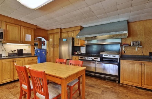 Pittsfield House | Killington area entire Inn to yourself! 14bd/15bth