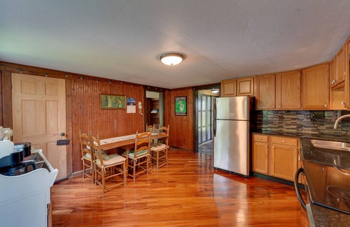 Stockbridge Cabin | Killington Area Escape w/Deck, Views & Hot Tub!