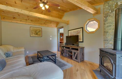 Stockbridge House | Killington Area Escape with Deck, Views and Hot Tub!
