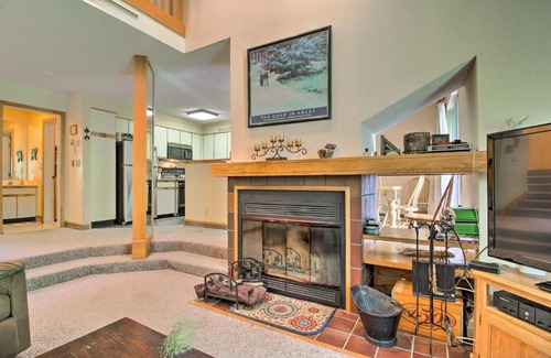Killington Apartment | Killington Condo with Spa about 3 Miles to Ski Resort!