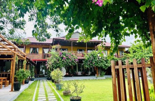 Ha Long House | Kim An Homestay, Pizza - Cafe