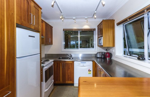 Nelson Apartment | Kimberley Two - Nelson Waterfront Apartment - Free Cancellation Available Here!