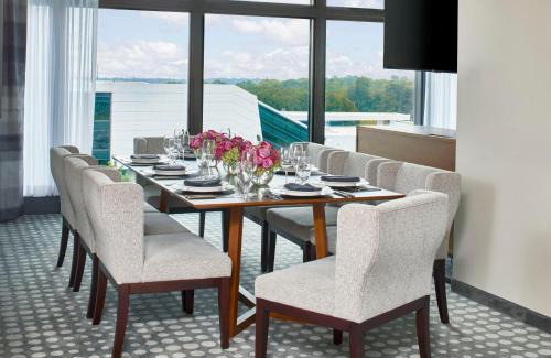 Hapeville Hotel | Kimpton Overland Hotel - Atlanta Airport by IHG