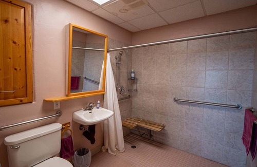 Homer Bed & Breakfast | Kindness Room – Good Karma Inn – Bed and Breakfast in Homer, Alaska
