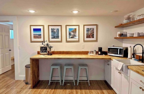 Bryson City Apartment | King Apt Suite w/Soaker Tub & Mountain Views