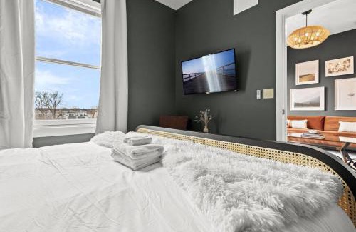 Old Town West Apartment | King Bed An Alluringly Cozy Suite Xcape