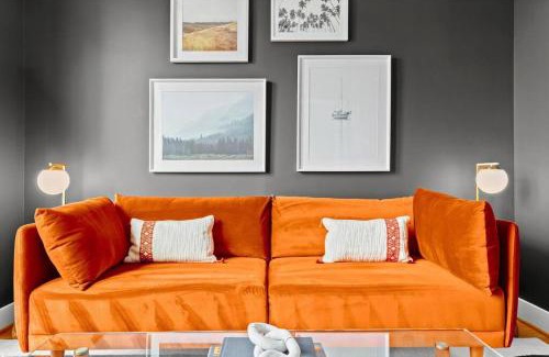 Old Town West Apartment | King Bed An Alluringly Cozy Suite Xcape
