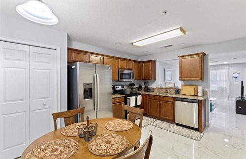 Gainesville House | King bed! Cozy townhouse 10 min from UF
