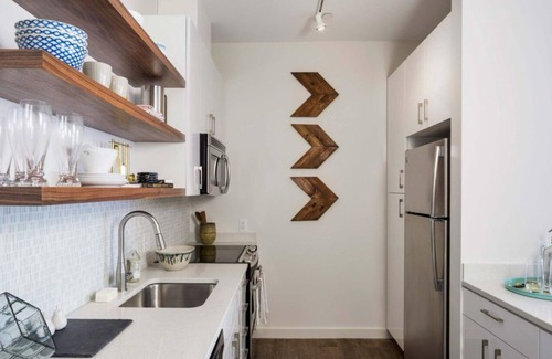 Cambridgeport Apartment | King Bed Event friendly MIT & HARVARD steps away