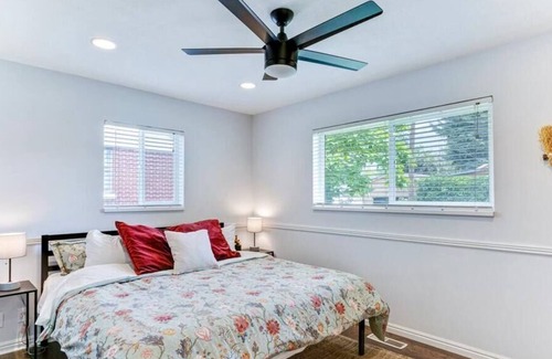 South Ogden House | King Bed | Fully Equipped kitchen |Board Games!