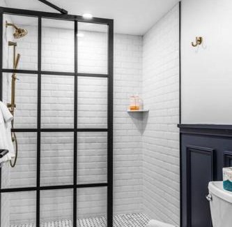 Bangor Apartment | King Bed, Historic DTWN Hotel, Coffee Shop, Room # 202